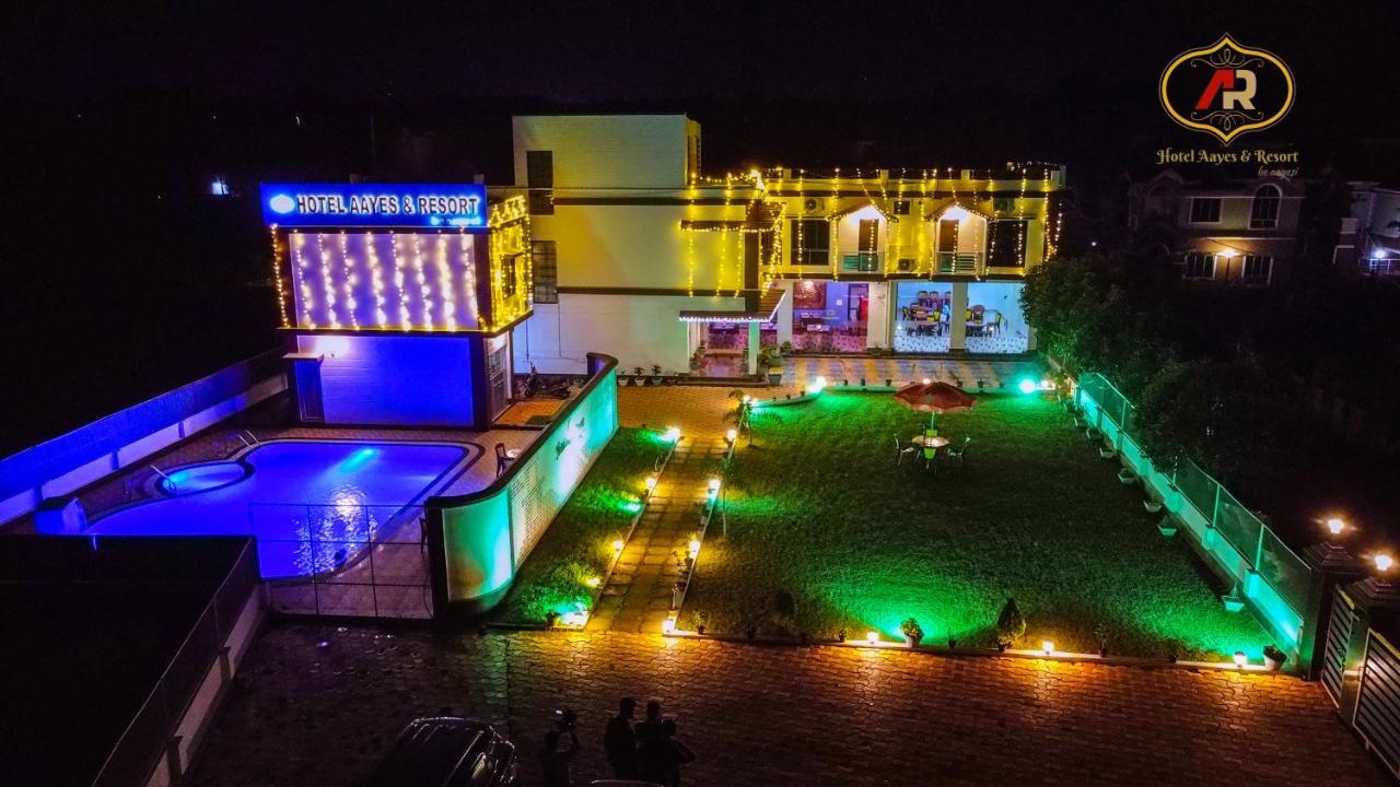 Hotel Aayes And Resort Shānti Niketan エクステリア 写真