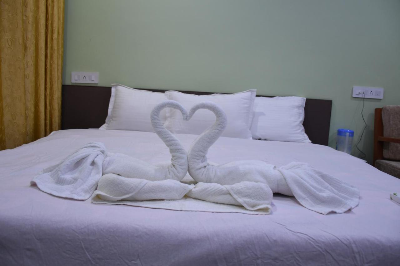 Hotel Aayes And Resort Shānti Niketan 部屋 写真
