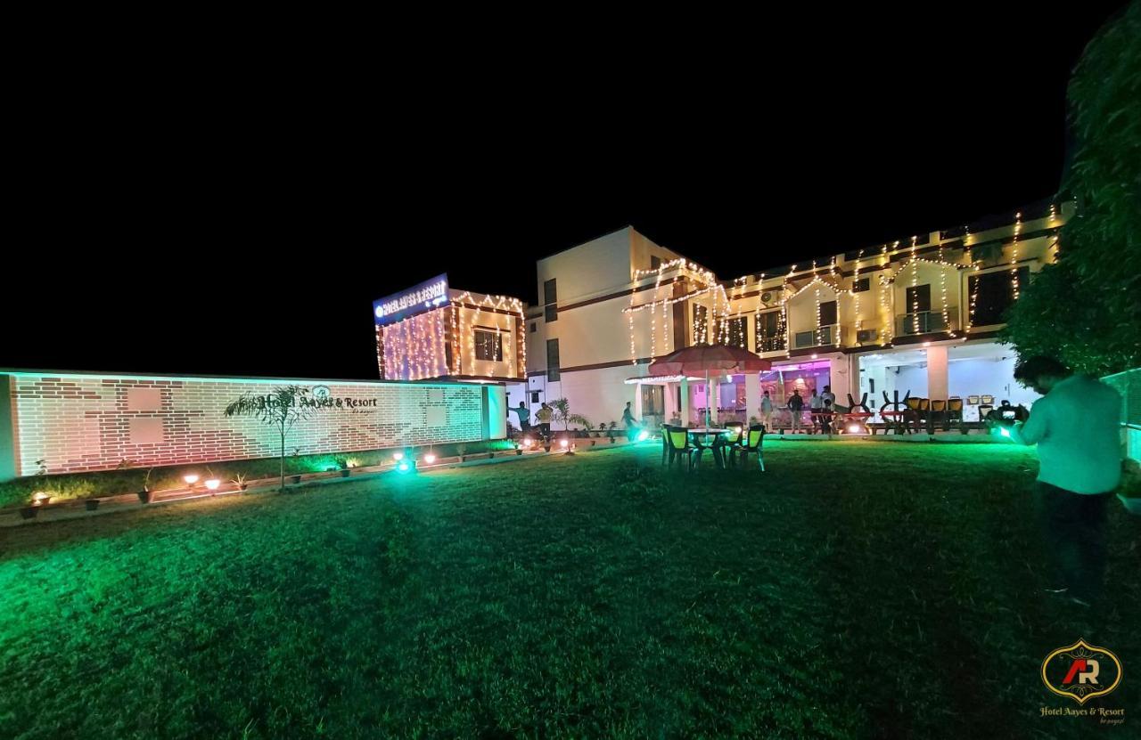 Hotel Aayes And Resort Shānti Niketan エクステリア 写真