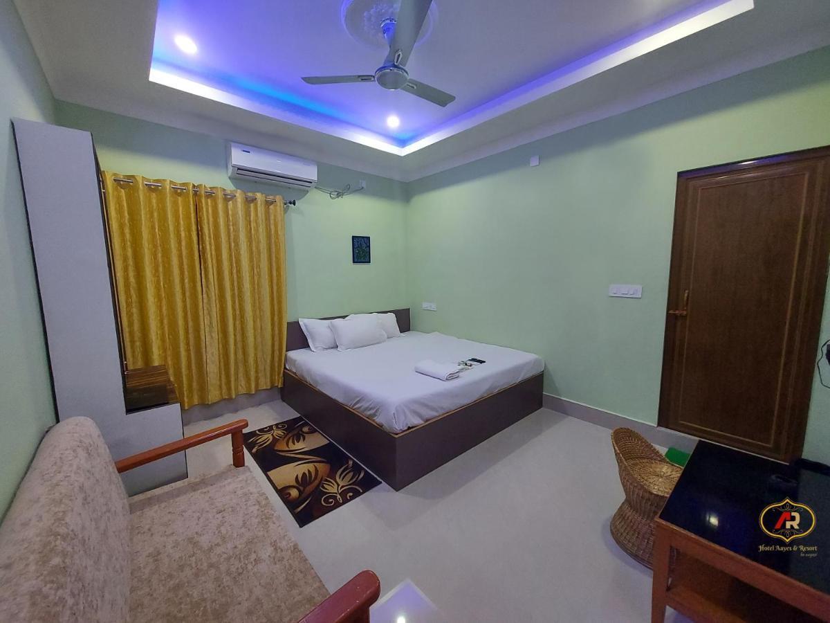 Hotel Aayes And Resort Shānti Niketan エクステリア 写真